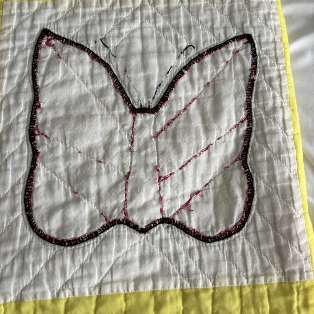 VTG Handmade Quilt Butterfly Appliqué 96 X 70‎ Light Yellow Frame - READ